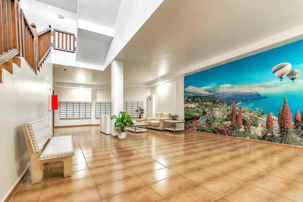 Modern Apartment In Parque Royal I, Playa Fanabe アデヘ エクステリア 写真
