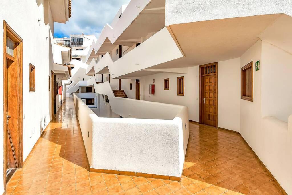 Modern Apartment In Parque Royal I, Playa Fanabe アデヘ エクステリア 写真