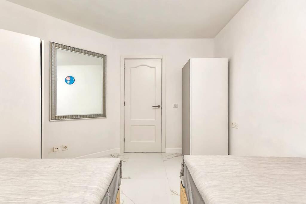 Modern Apartment In Parque Royal I, Playa Fanabe アデヘ エクステリア 写真