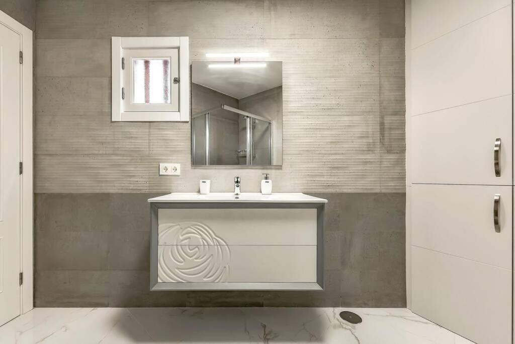 Modern Apartment In Parque Royal I, Playa Fanabe アデヘ エクステリア 写真